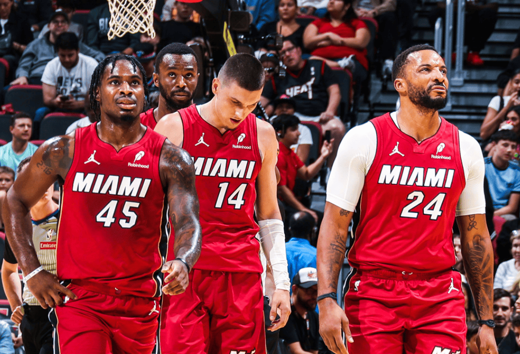 包含集结日迈阿密热火备战NBA季后赛,复出首秀细节曝光,管理层满意,年轻球员得到机会的词条