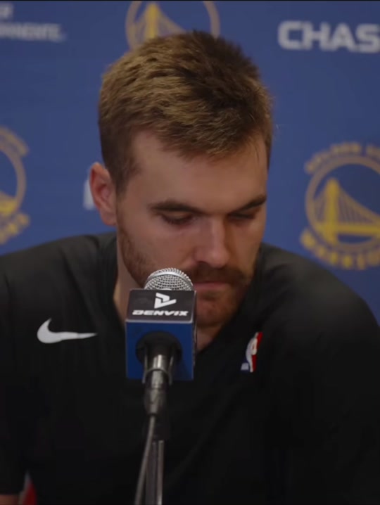 关于金州勇士迎欧超杯关键赛;今晨更衣室发声;更衣室稳定;团队化学反应显著的信息